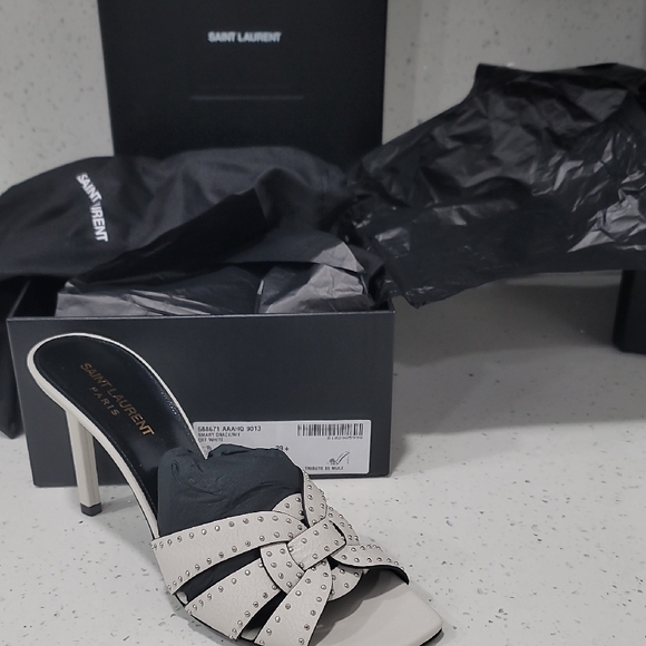 Saint Laurent Black and White Studded Heels - Picture 3 of 7